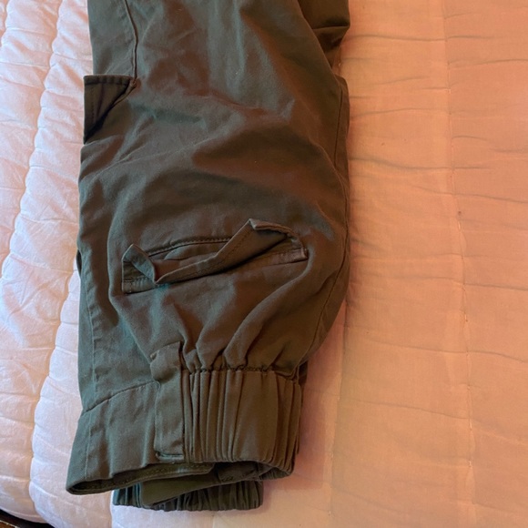 Urban Outfitters Camo pants - Picture 4 of 5